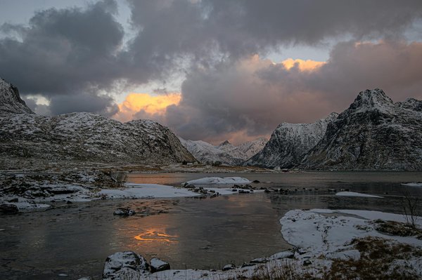 Esplorando il Mondo con il Cuore: Viaggi che Trasformano, Storie di Scoperta e Connessione